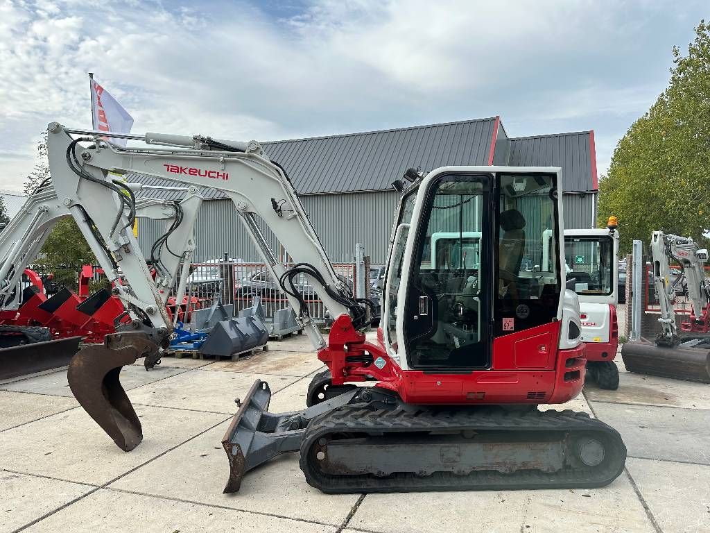 Takeuchi TB 260