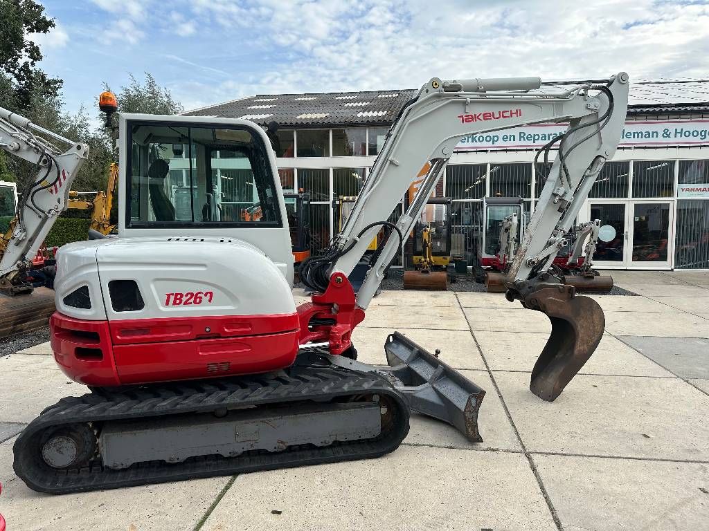 Takeuchi TB 260