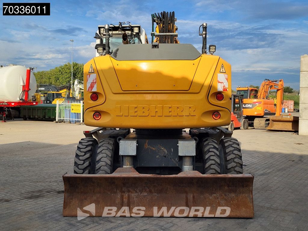 Liebherr A918