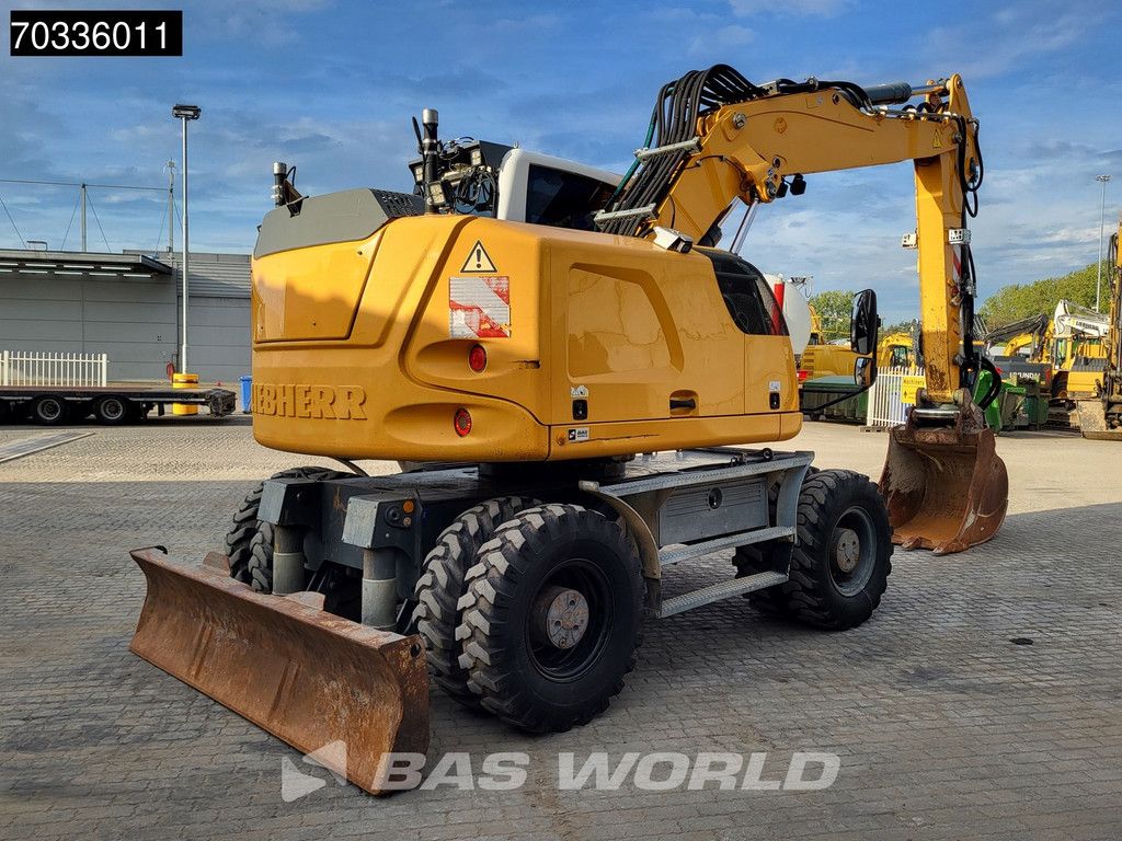 Liebherr A918