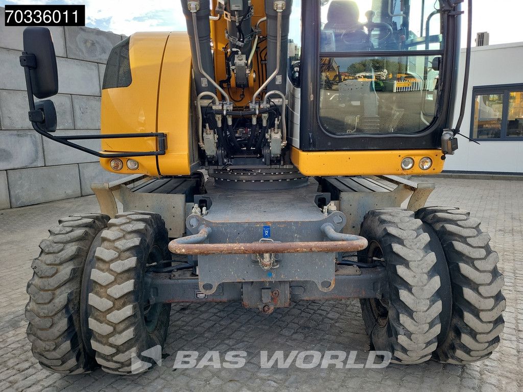 Liebherr A918