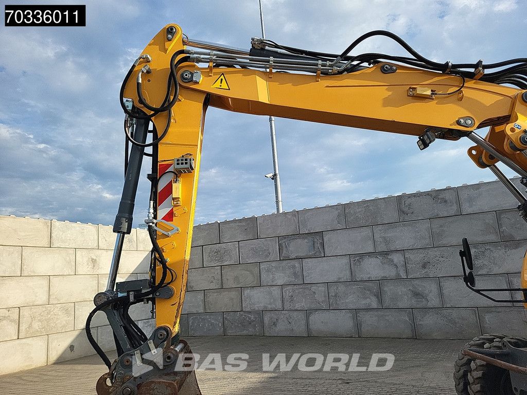 Liebherr A918