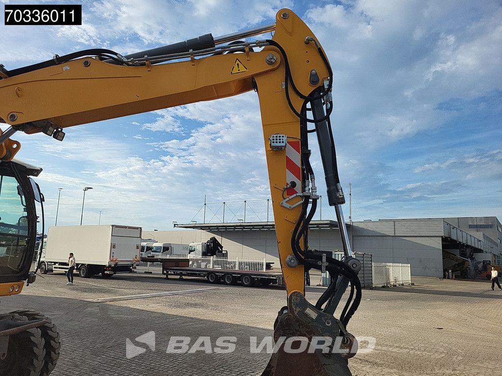 Liebherr A918