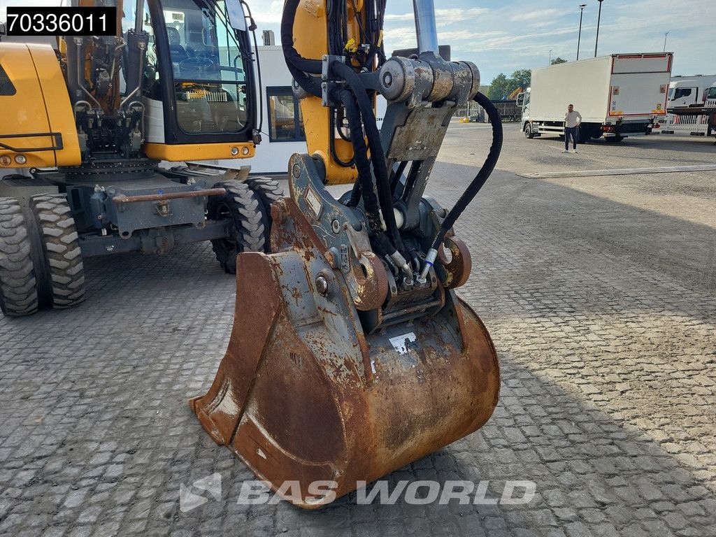 Liebherr A918