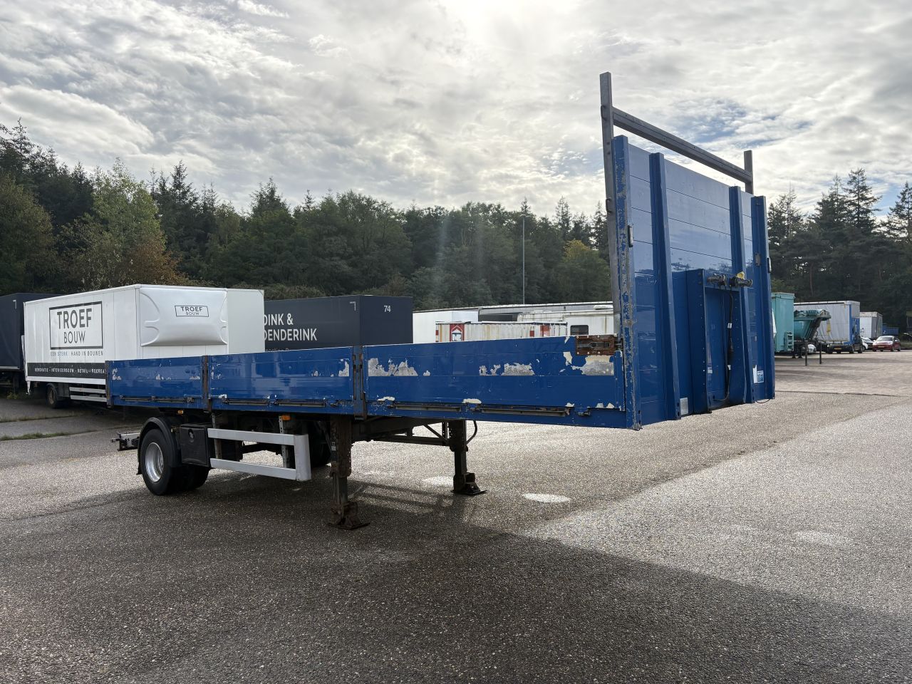 Oplegger 12.7 TON FUCHS met aluminium luiken