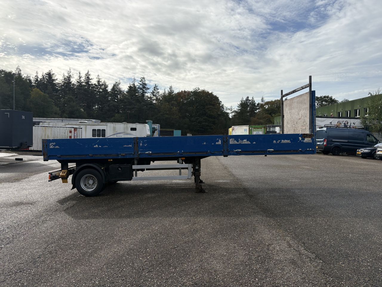 Oplegger 12.7 TON FUCHS met aluminium luiken