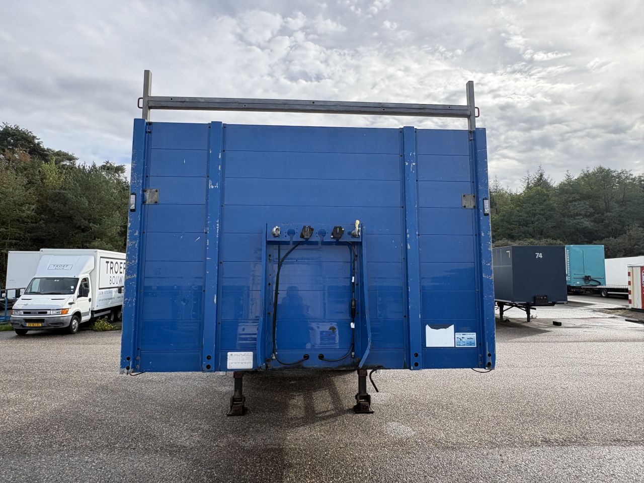 Oplegger 12.7 TON FUCHS met aluminium luiken