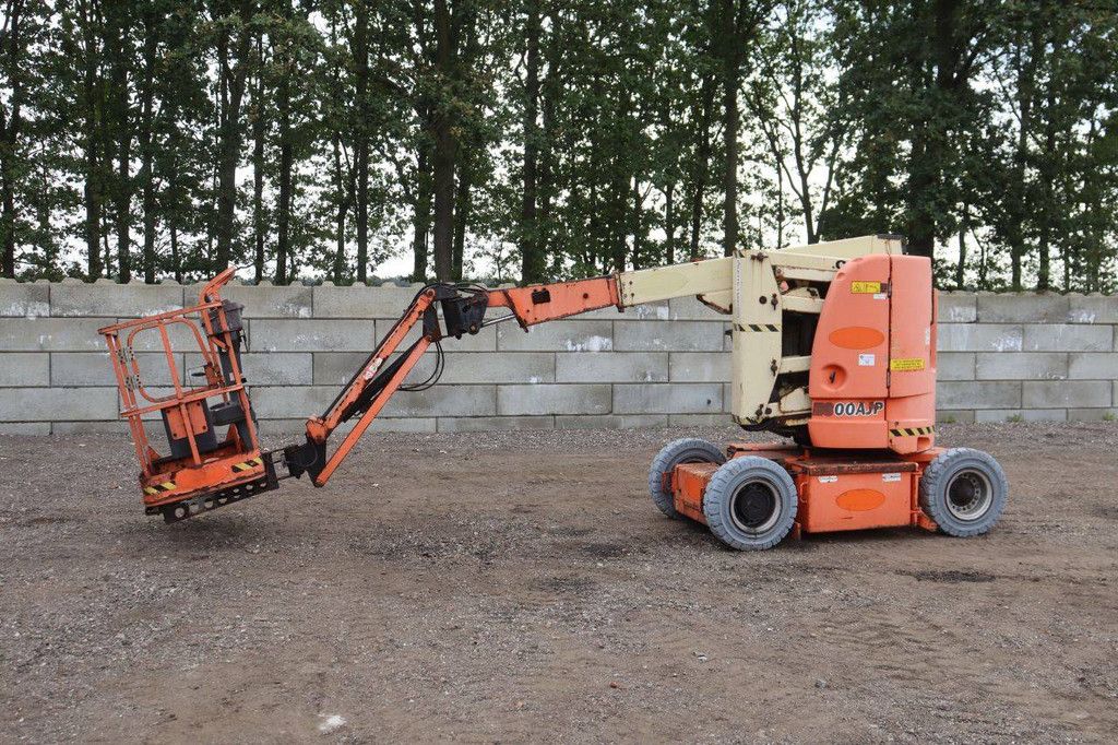 JLG E300AJP Gelenkteleskoparbeitsbühne, elektrisch, 230 kg, 10 m