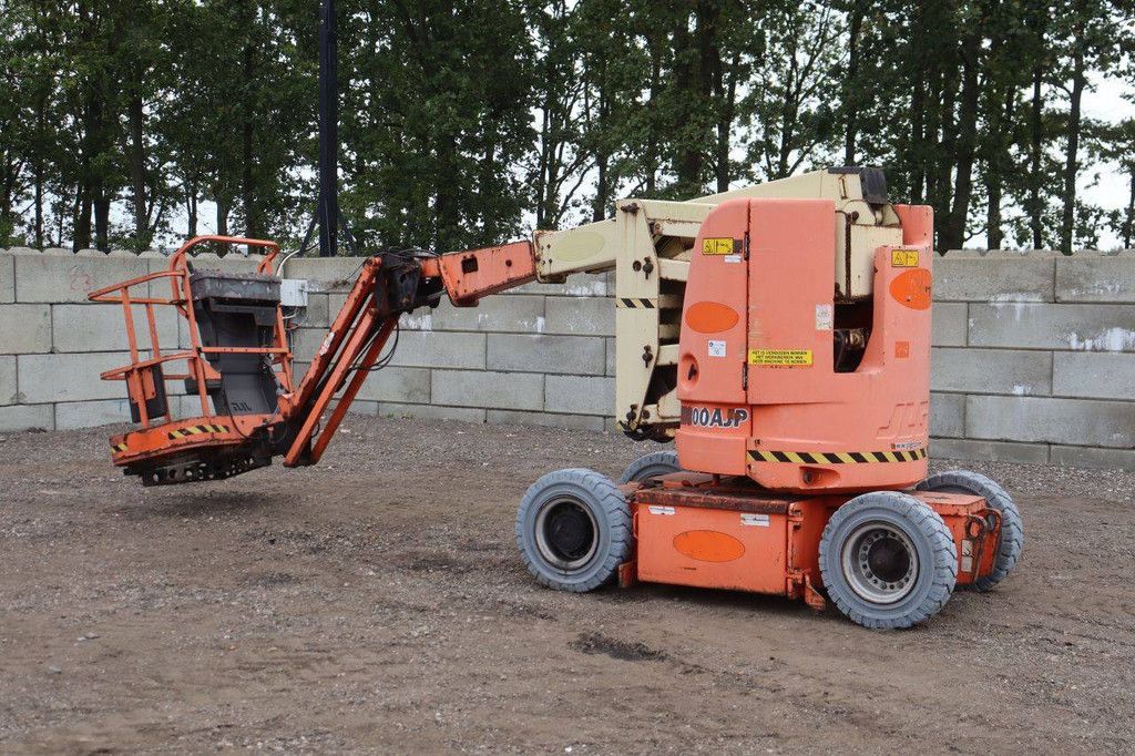 JLG E300AJP Gelenkteleskoparbeitsbühne, elektrisch, 230 kg, 10 m