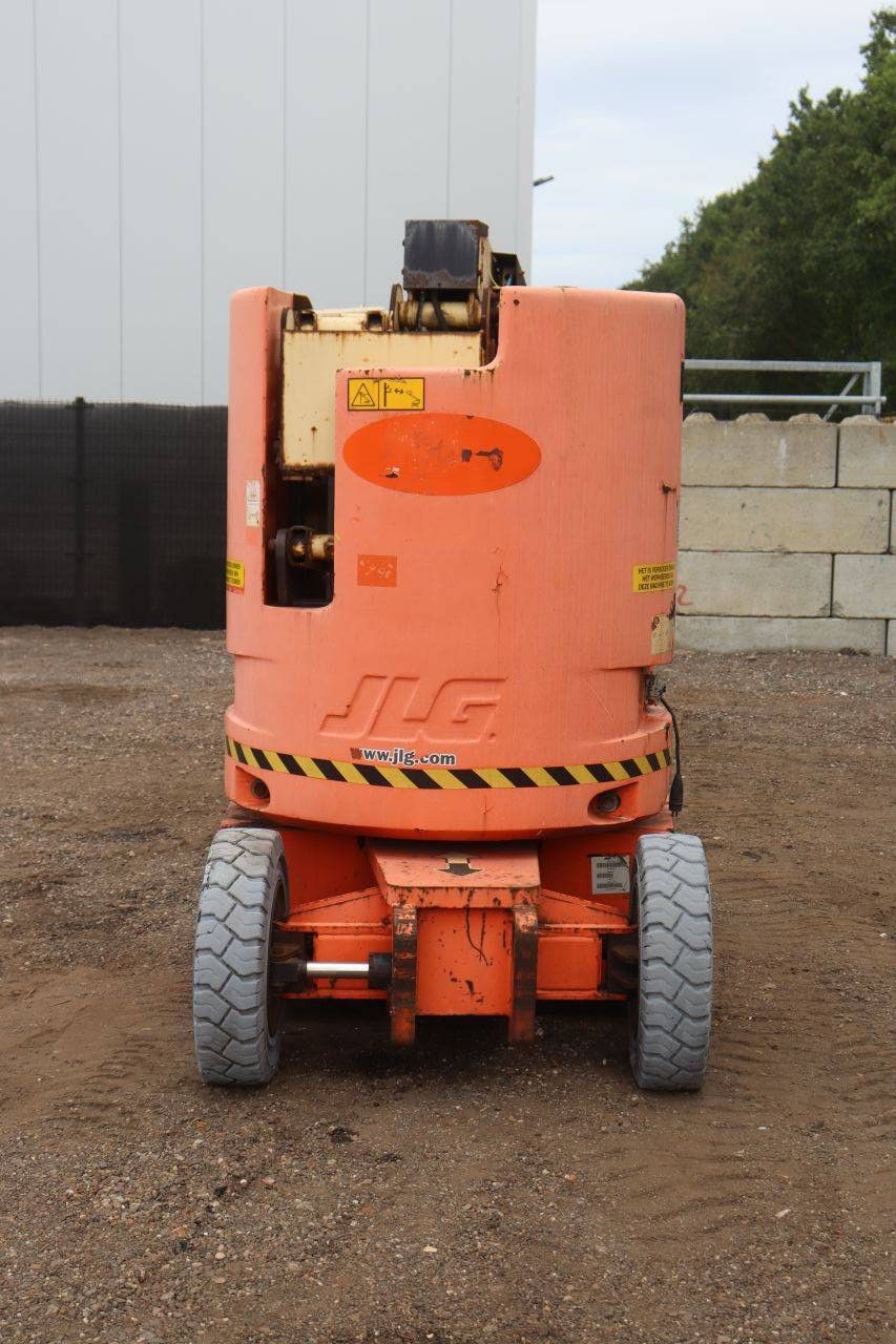 JLG E300AJP Gelenkteleskoparbeitsbühne, elektrisch, 230 kg, 10 m