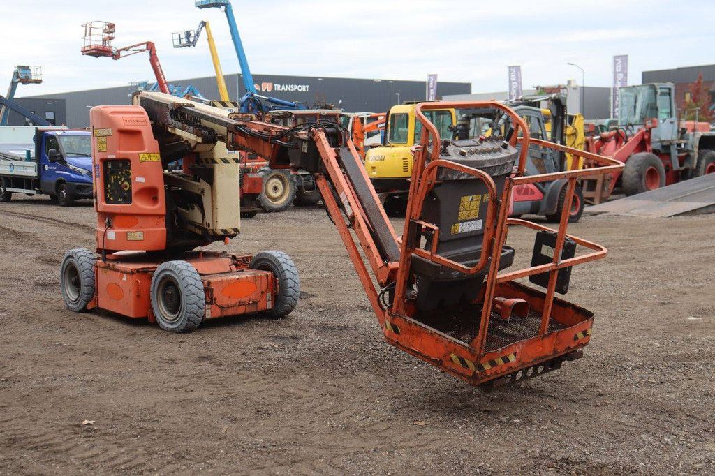 JLG E300AJP Gelenkteleskoparbeitsbühne, elektrisch, 230 kg, 10 m