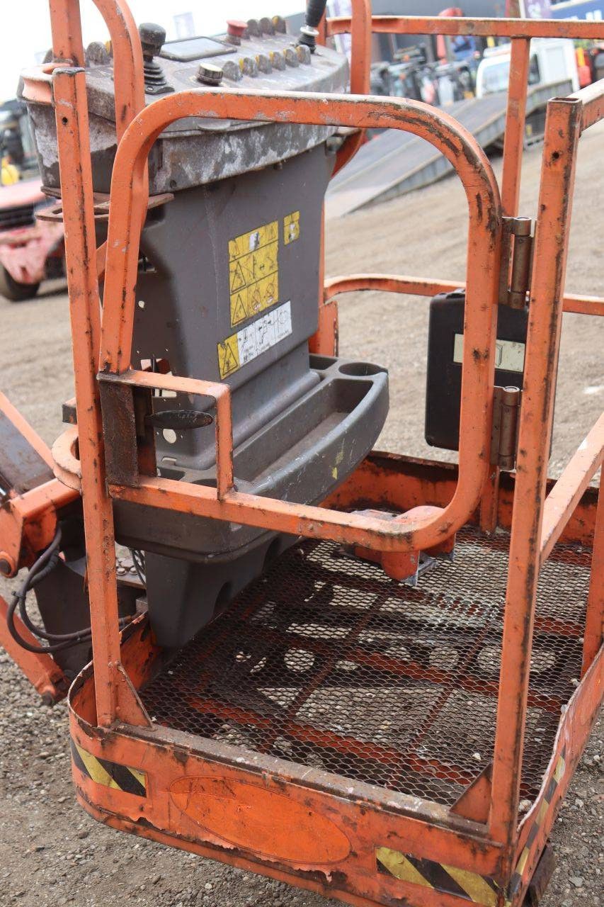 JLG E300AJP Gelenkteleskoparbeitsbühne, elektrisch, 230 kg, 10 m