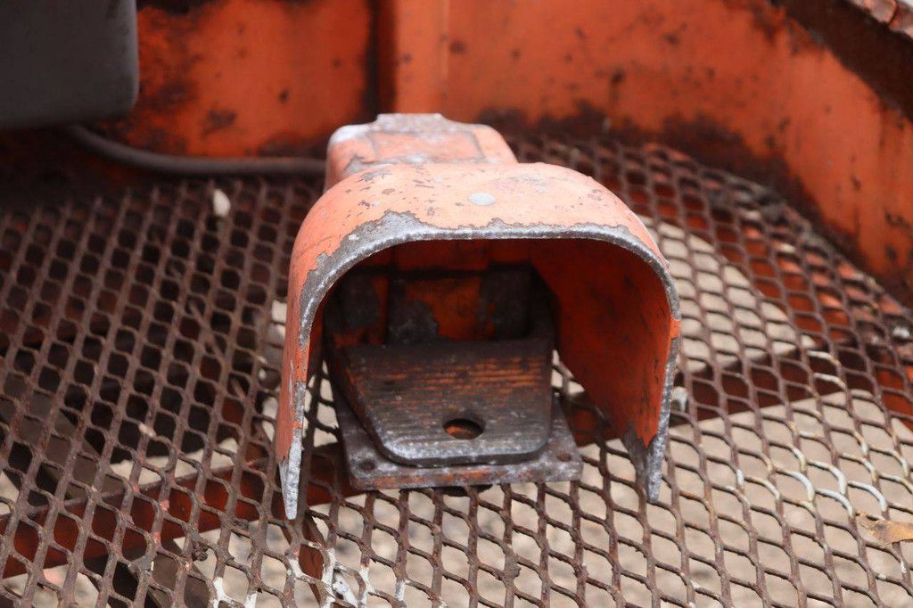 JLG E300AJP Gelenkteleskoparbeitsbühne, elektrisch, 230 kg, 10 m