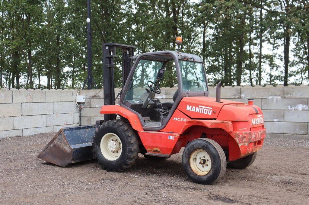 Rough-terrain forklift Manitou MC 30 Diesel 61.5kW 3000kg 3.7m 2000