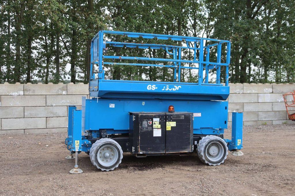 Scissor Lift Genie GS-4069 DC Electric 363kg 14m 2016