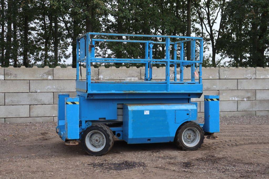 Scherenarbeitsbühne Genie GS-2663 Diesel 567 kg 9,92 m 2005