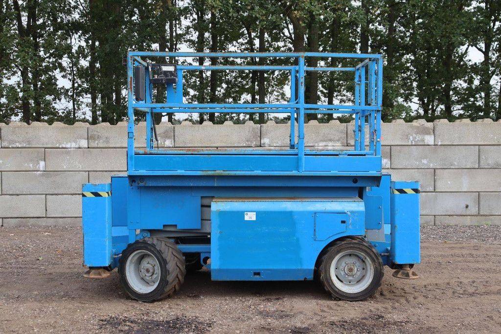 Scherenarbeitsbühne Genie GS-2663 Diesel 567 kg 9,92 m 2005