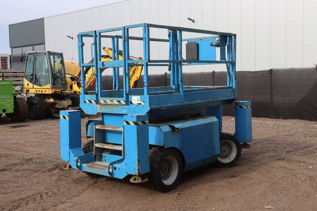 Scherenarbeitsbühne Genie GS-2663 Diesel 567 kg 9,92 m 2005