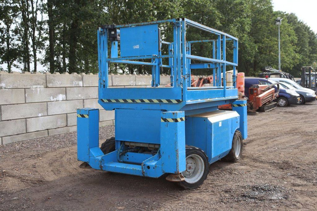 Scherenarbeitsbühne Genie GS-2663 Diesel 567 kg 9,92 m 2005