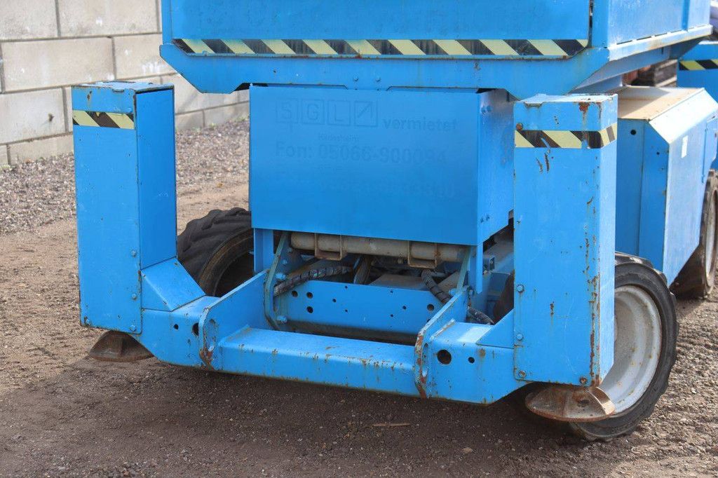Scherenarbeitsbühne Genie GS-2663 Diesel 567 kg 9,92 m 2005