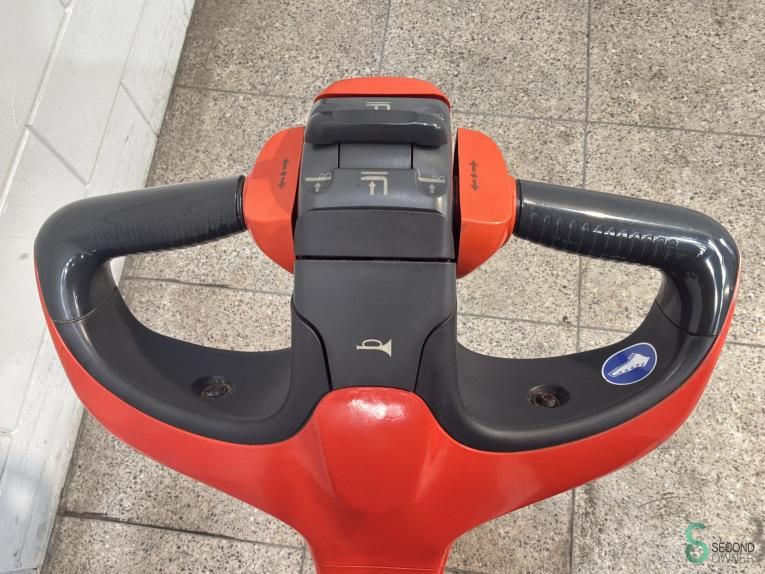 Stackers Electric Linde D06 2015