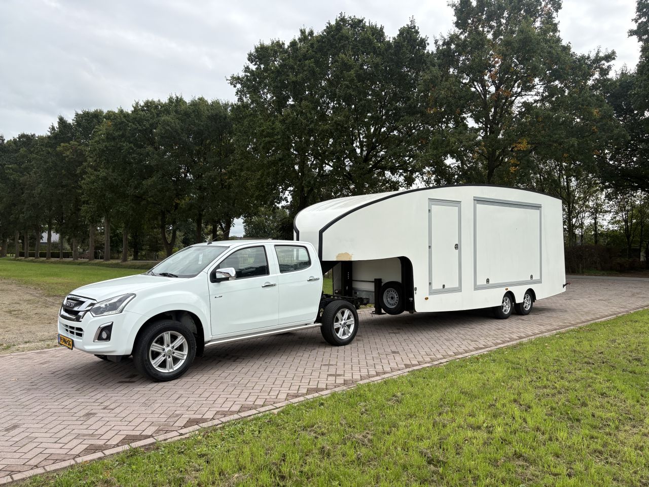 Be trekker Isuzu 4X4 BE TREKKER - be oplegger BOLLE