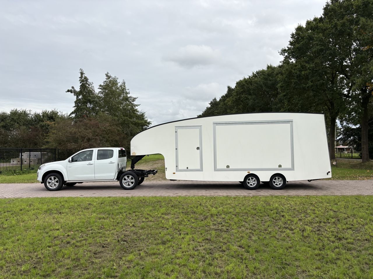Be trekker Isuzu 4X4 BE TREKKER - be oplegger BOLLE