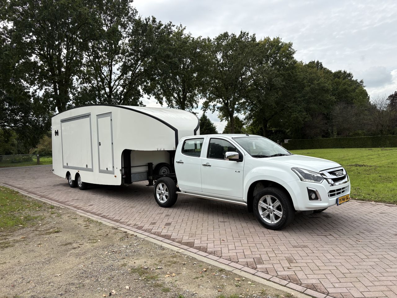 Be trekker Isuzu 4X4 BE TREKKER - be oplegger BOLLE