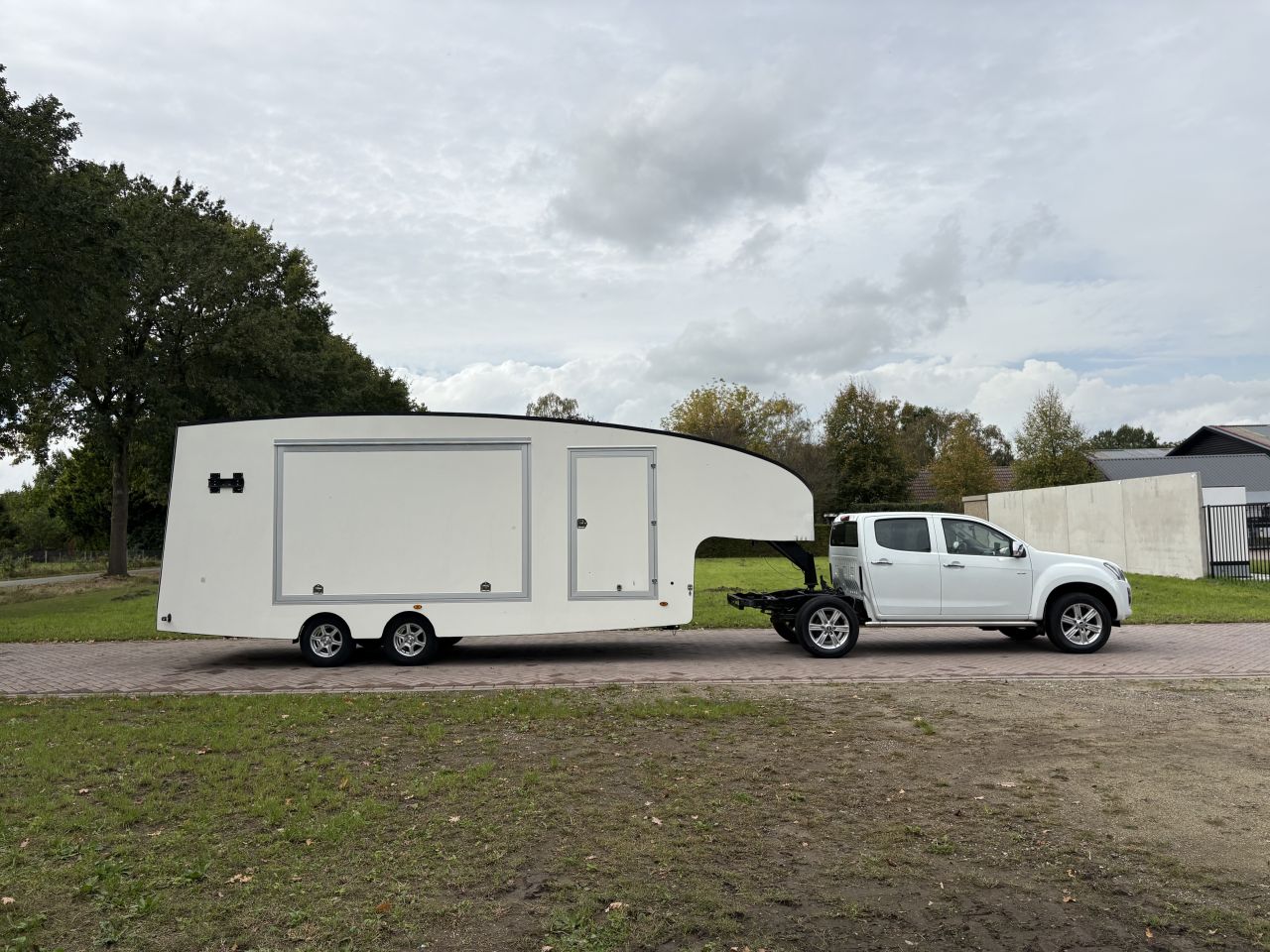 Be trekker Isuzu 4X4 BE TREKKER - be oplegger BOLLE