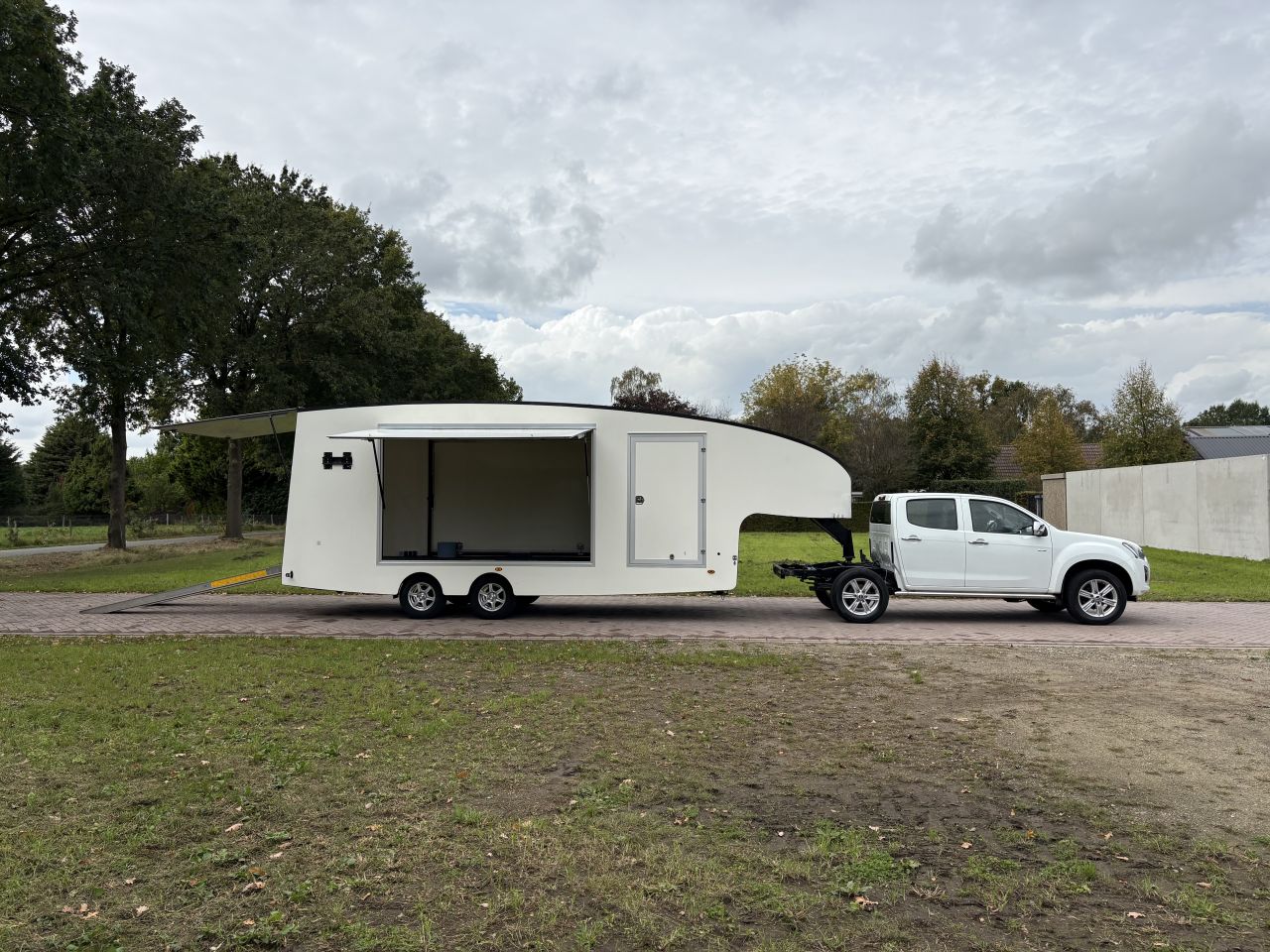 Be trekker Isuzu 4X4 BE TREKKER - be oplegger BOLLE