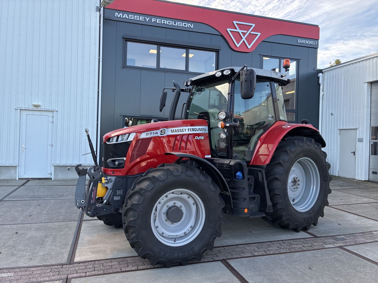Massey Ferguson 6714 S Dyna-6