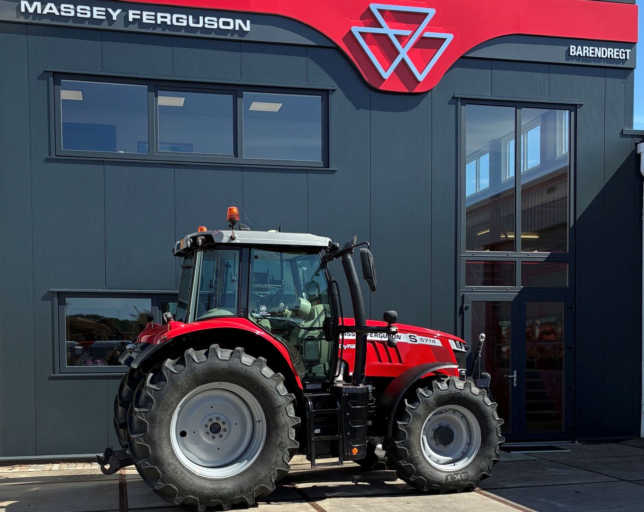 Massey Ferguson 6714 S Dyna-6