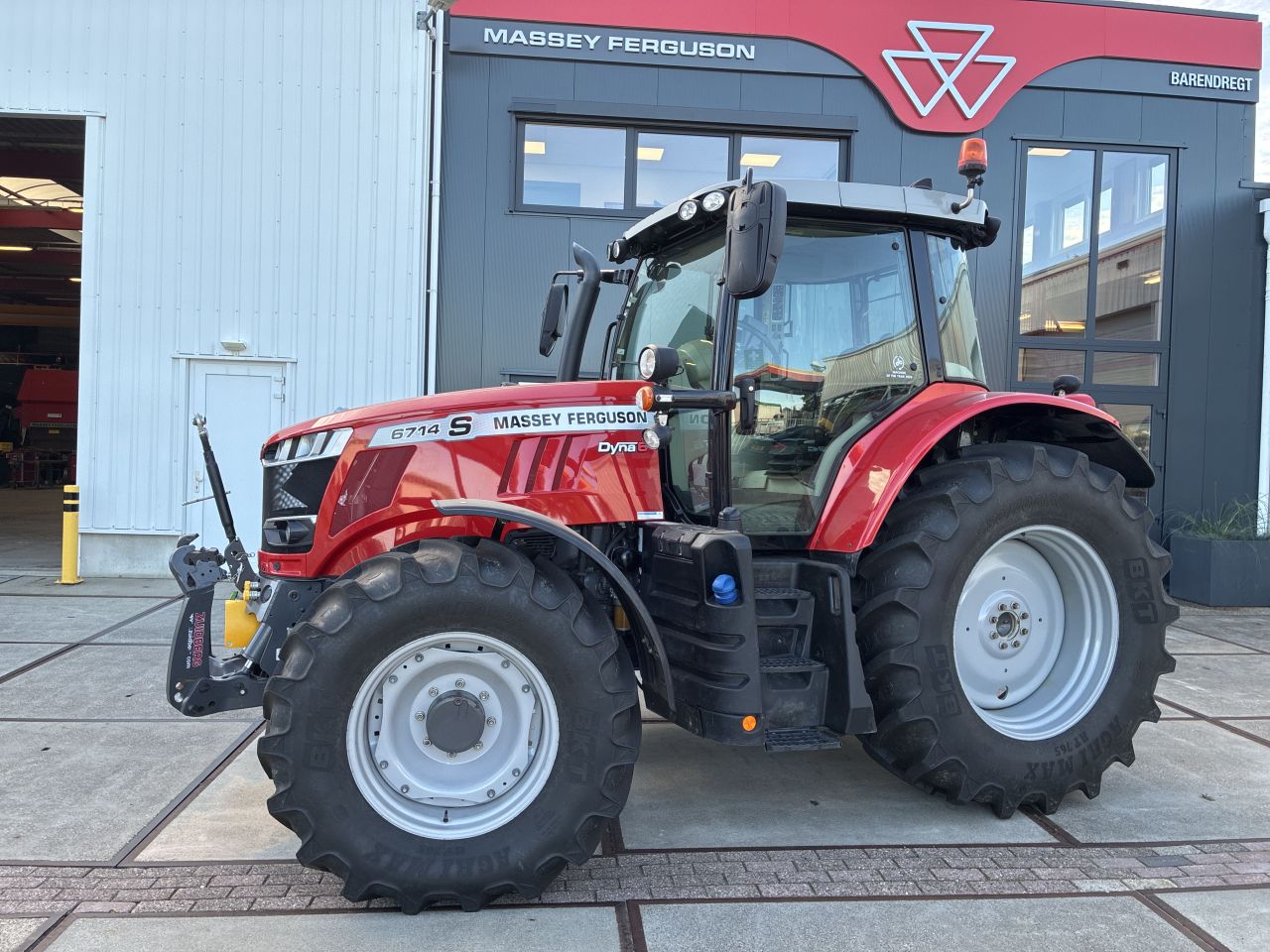 Massey Ferguson 6714 S Dyna-6
