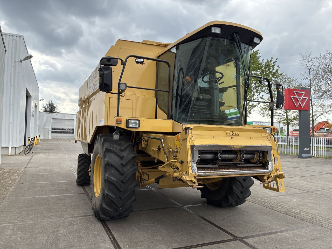 New Holland TX66