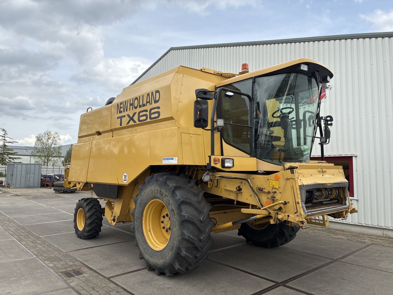 New Holland TX66