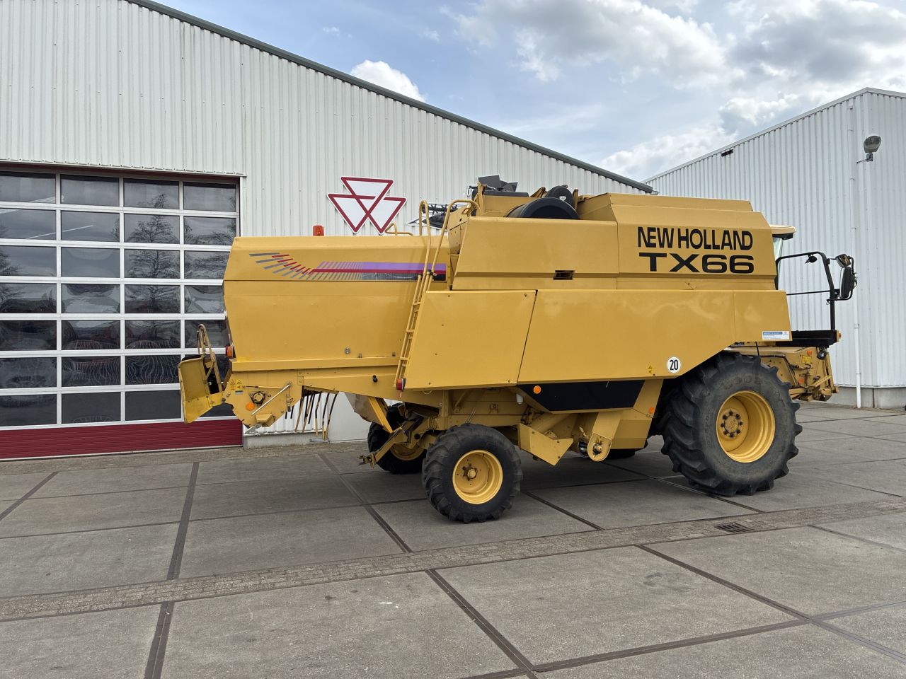 New Holland TX66