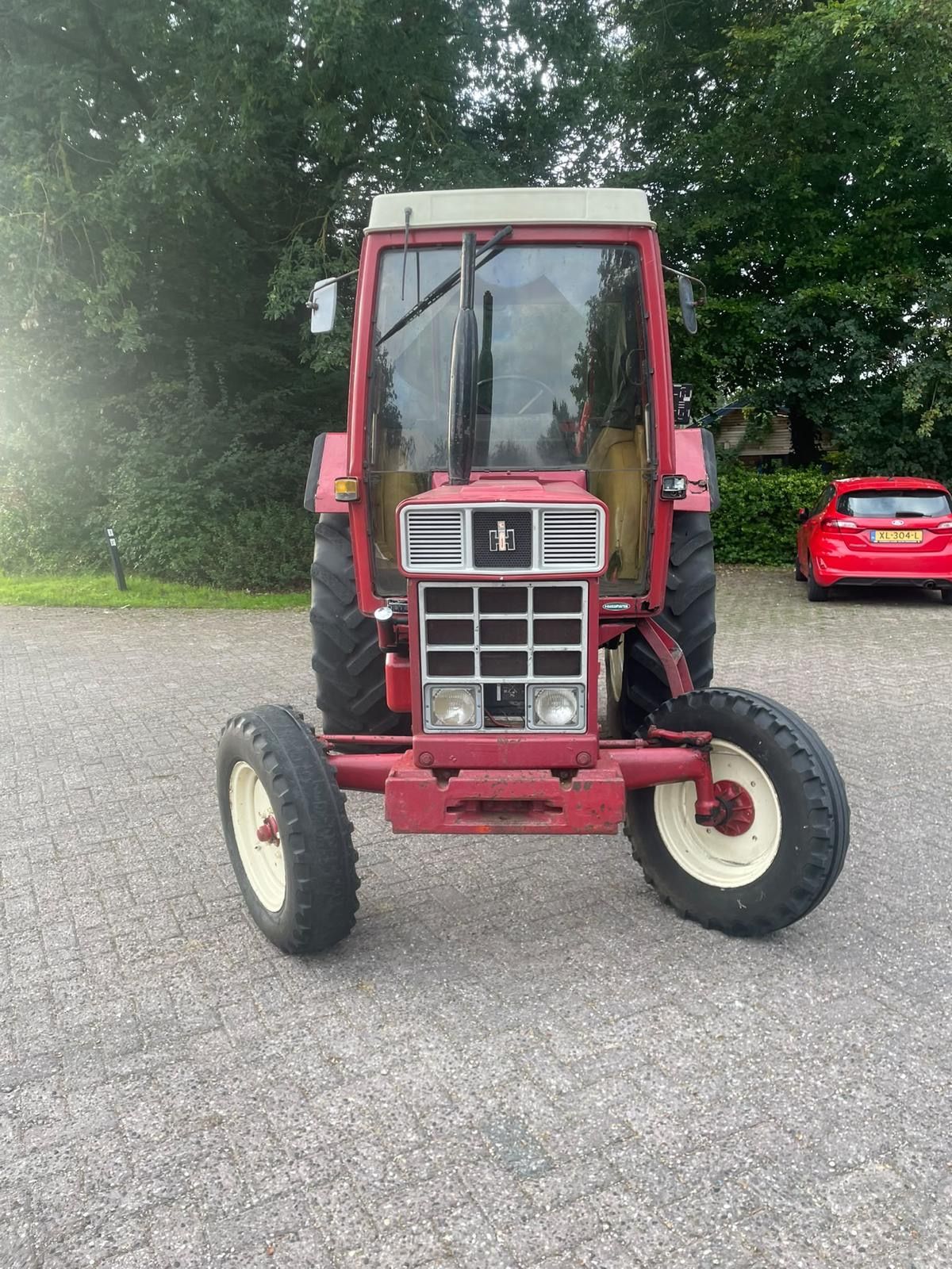 International 745xl