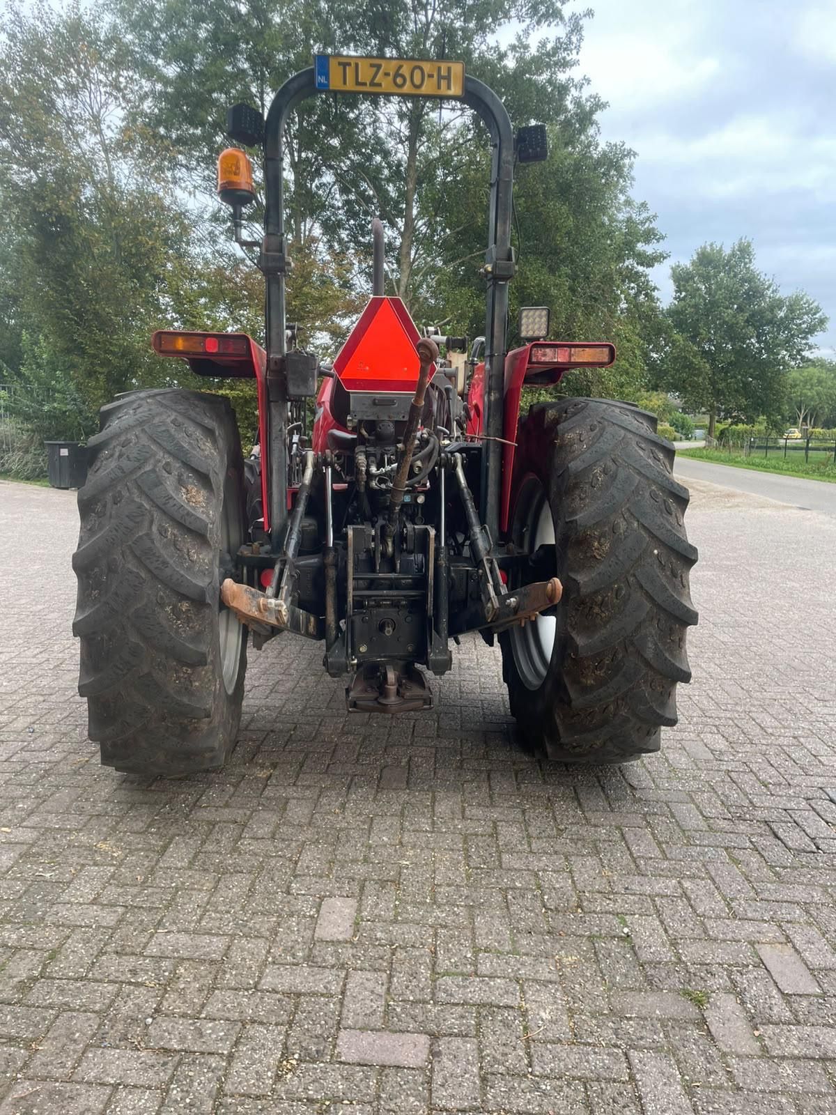 Massey Ferguson 4235