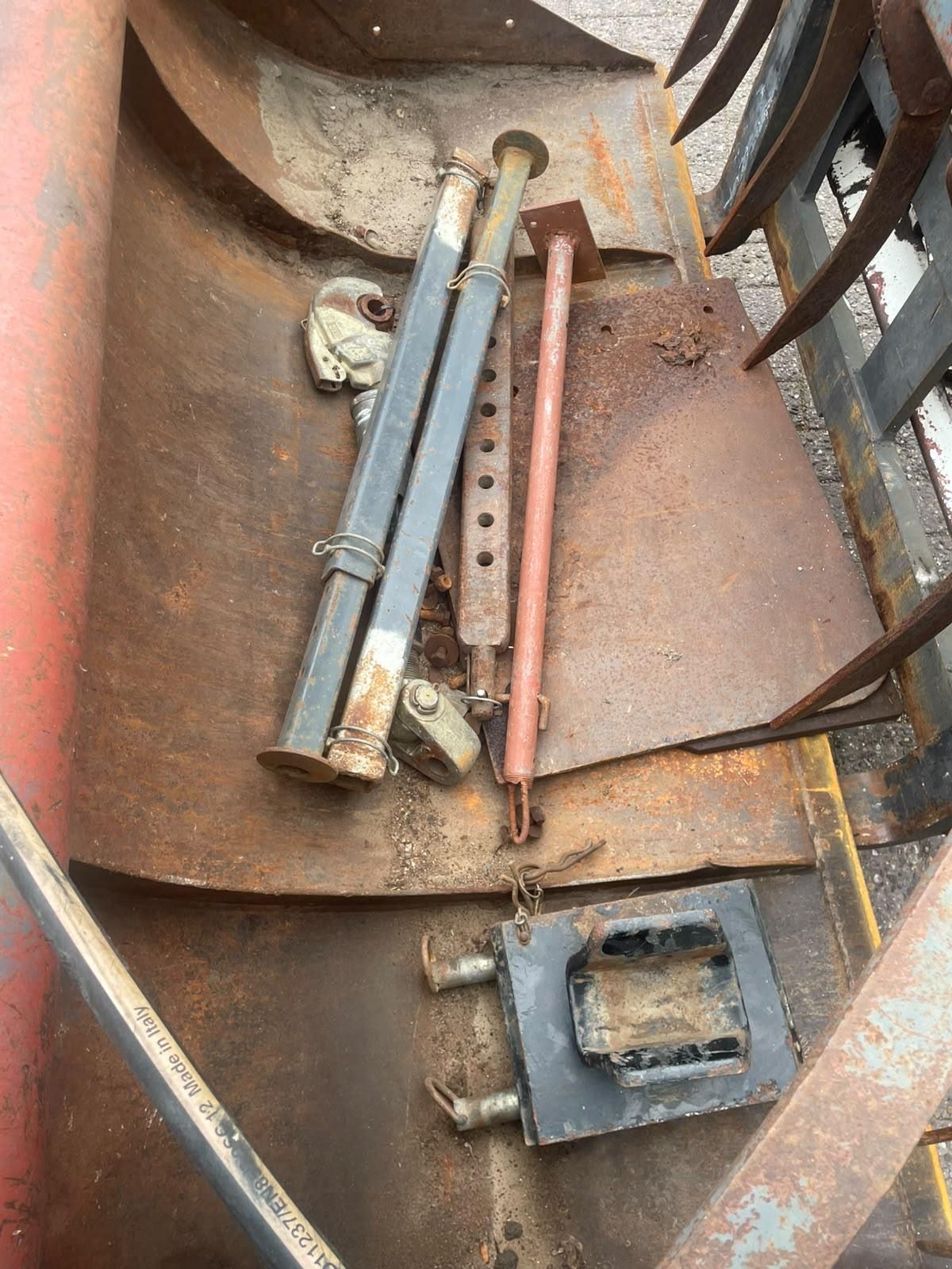 Massey Ferguson 4235
