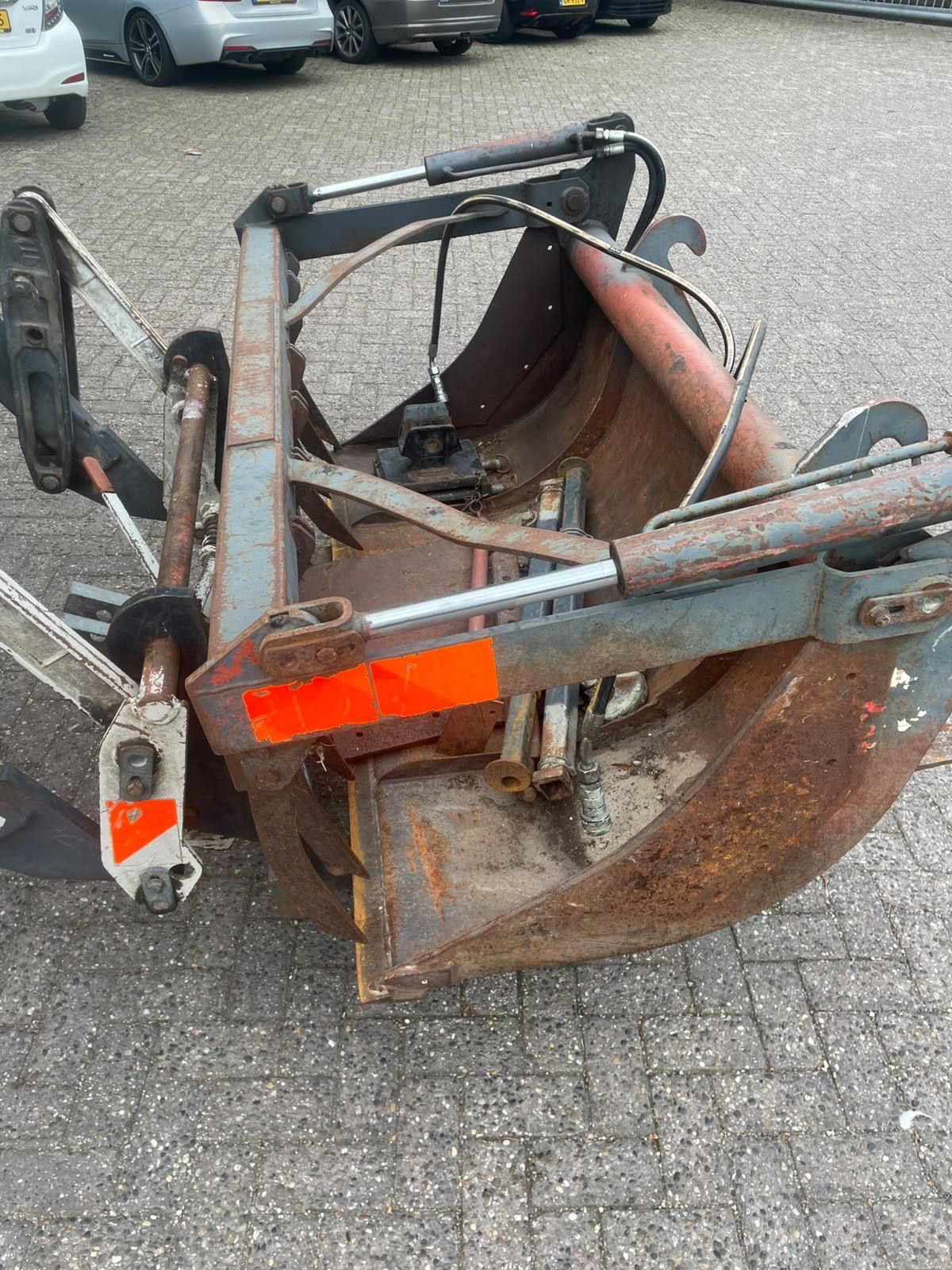 Massey Ferguson 4235