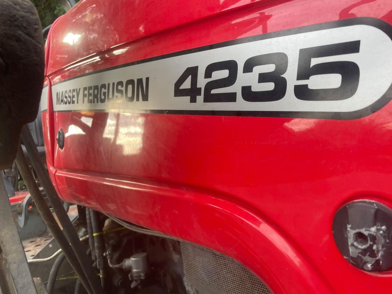 Massey Ferguson 4235