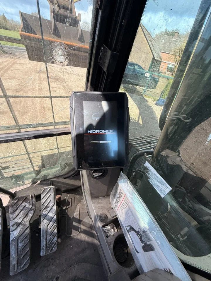Hidromek HMK220LC-4