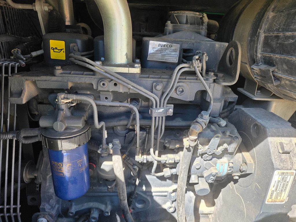Atlas Copco Genelac 100 kva generator aggregaat iveco