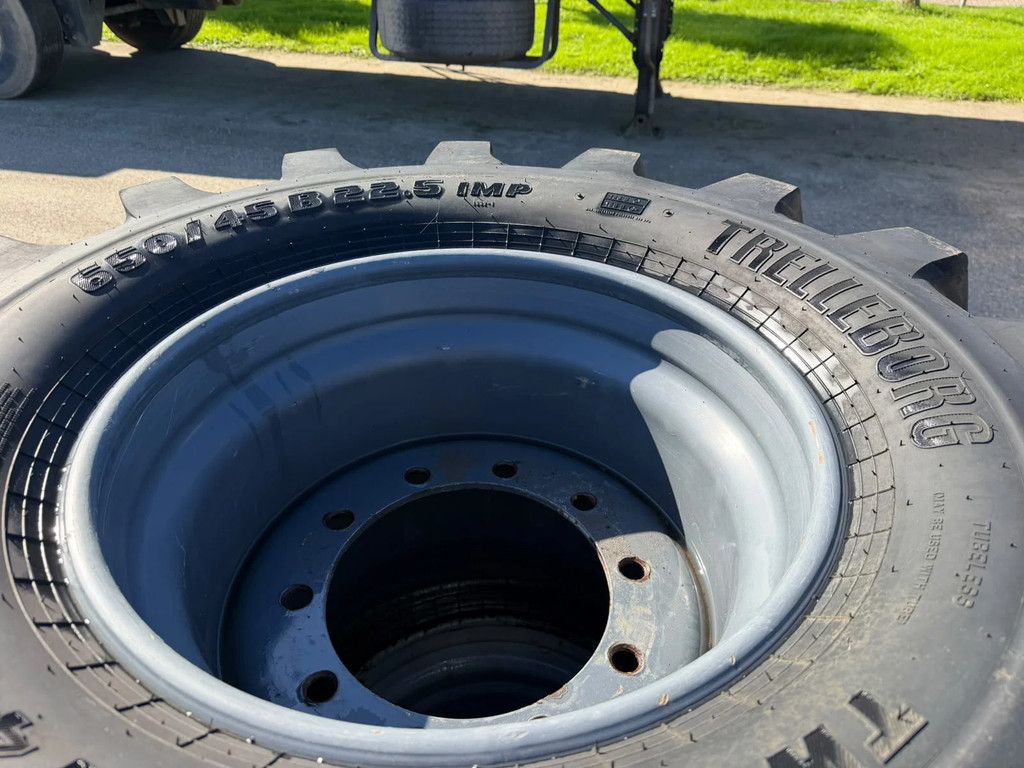 Trelleborg 650 45 22.5 Kraan graafmachine banden 650/45-22.5 met velg Ballonbanden setprijs