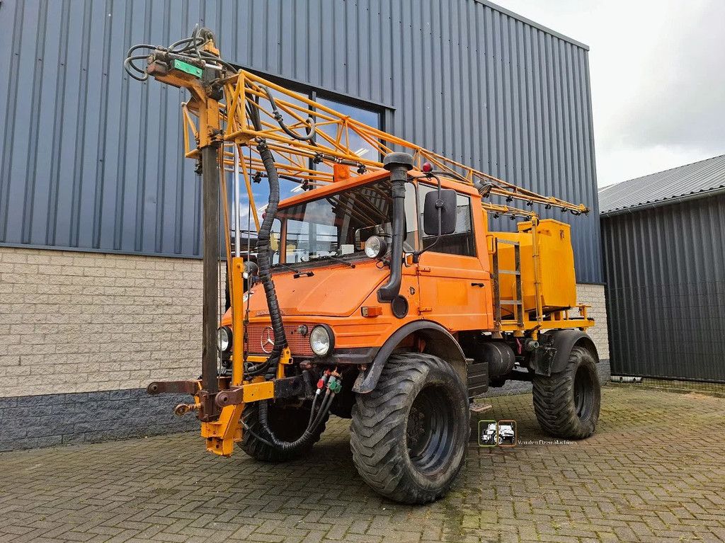 Mercedes-Benz Unimog 407