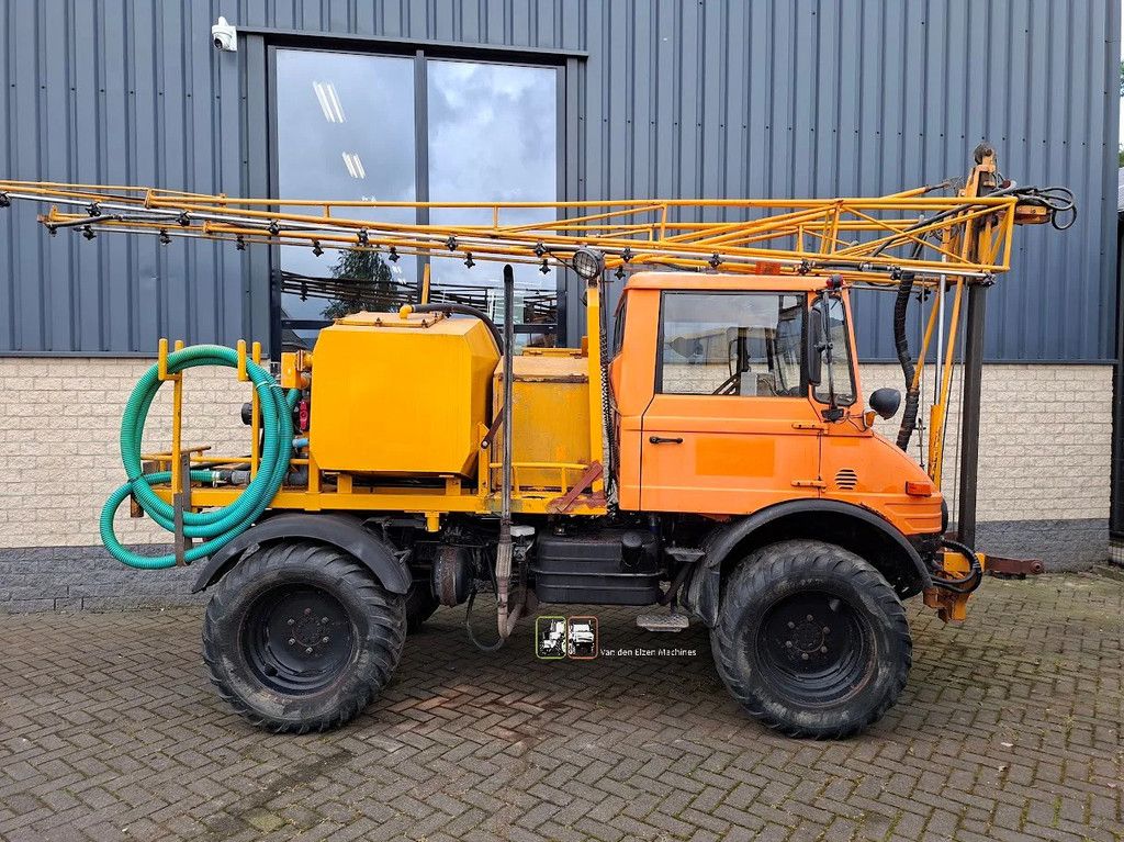 Mercedes-Benz Unimog 407