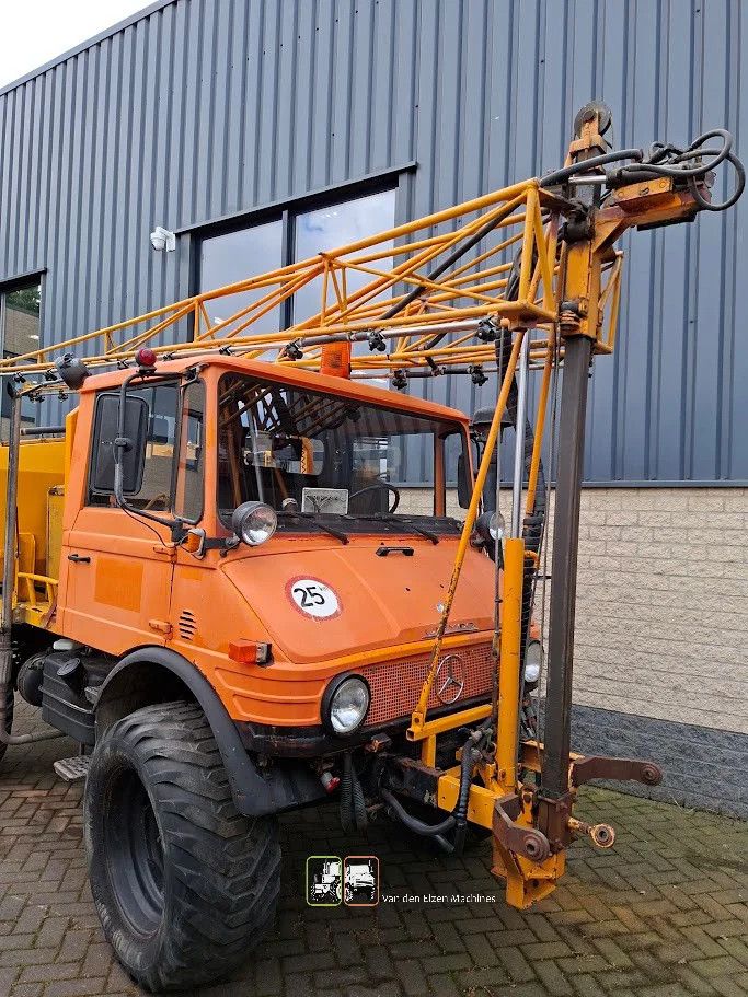 Mercedes-Benz Unimog 407