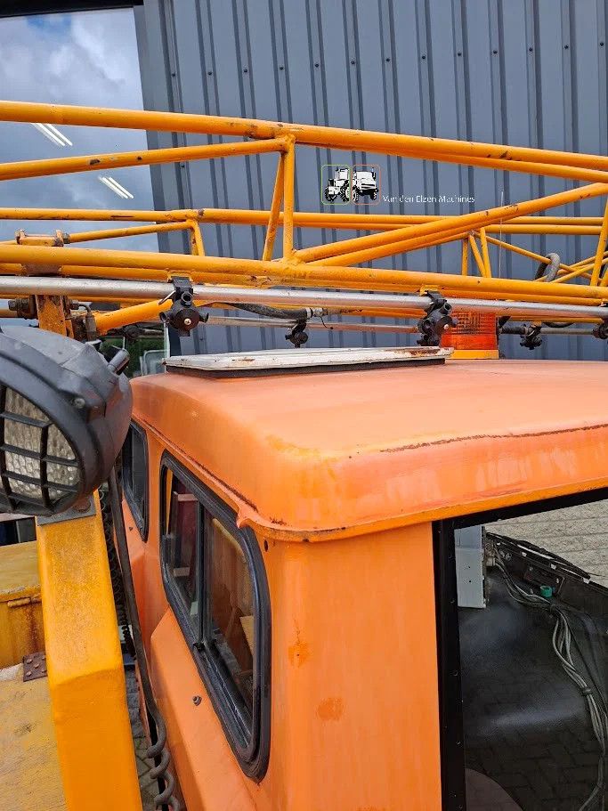 Mercedes-Benz Unimog 407