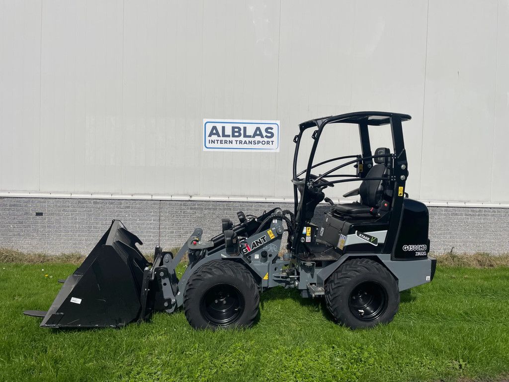 Giant G1500HD Xtra shovel loader