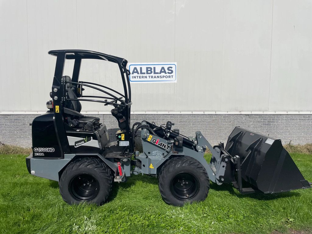 Giant G1500HD Xtra shovel loader